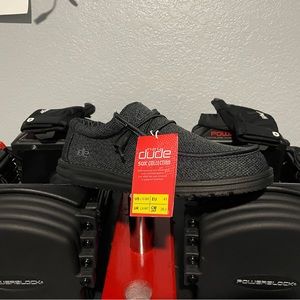 Hey Dudes!! (WALLEY) total black…